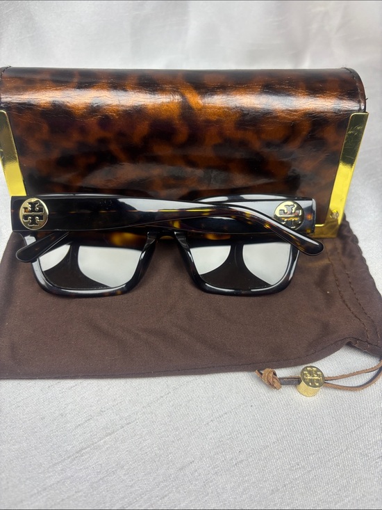 Tory Burch Tortoiseshell Oversized Square Sunglasses with Dark Brown Lenses main image 4